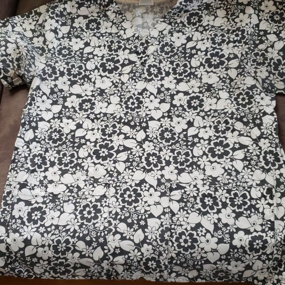 Scrub top